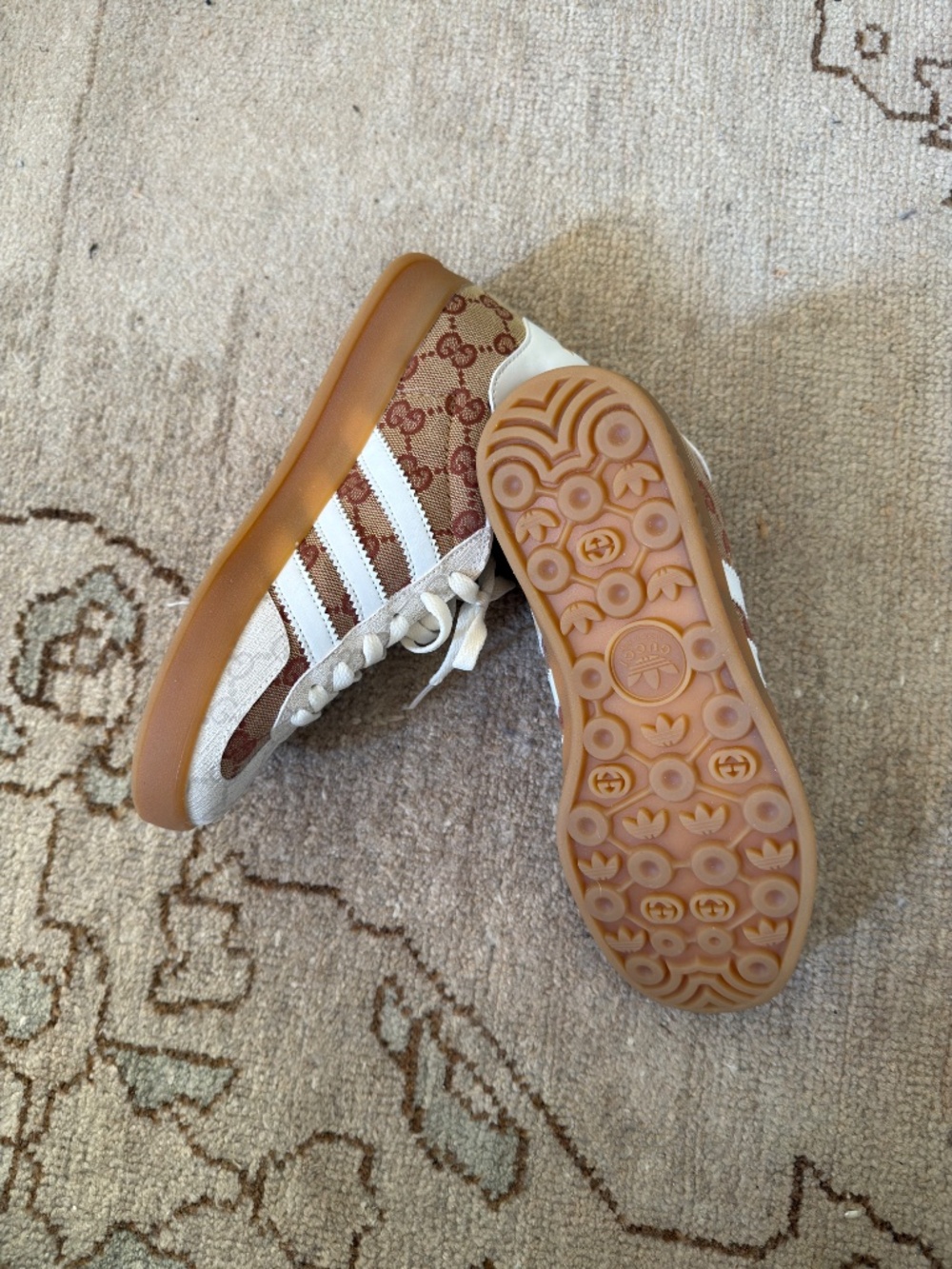 Gucci x Adidas gazelle sneakers - Picture 2 of 5